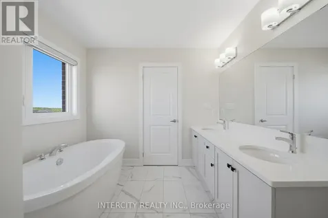 10 Kingsbury Trail Barrie ON L9J 0W9