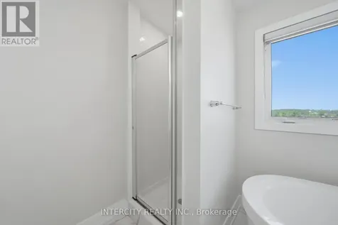 10 Kingsbury Trail Barrie ON L9J 0W9