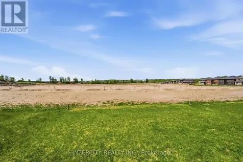 10 Kingsbury Trail Barrie ON L9J 0W9