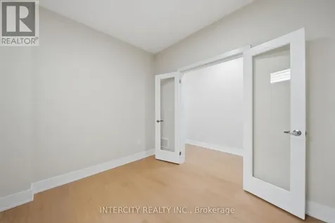 10 Kingsbury Trail Barrie ON L9J 0W9