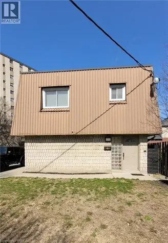 325 Fairview Drive Brantford ON N3R 2X3