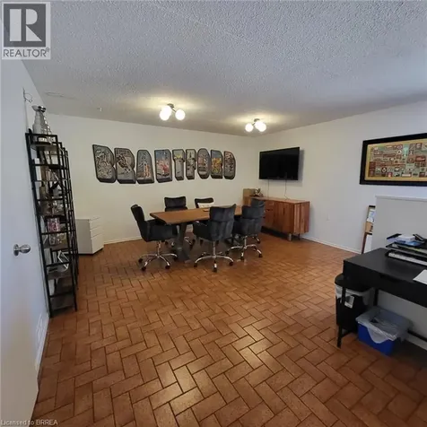 325 Fairview Drive Brantford ON N3R 2X3