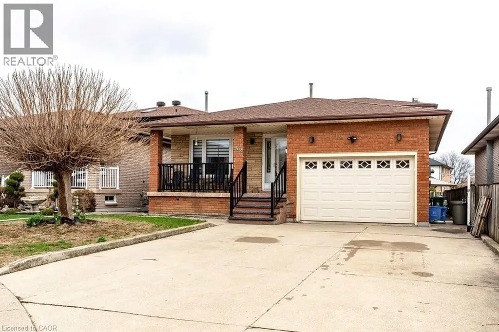 42 Lasila Court Hamilton ON L9C 7B6