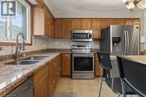 42 Lasila Court Hamilton ON L9C 7B6