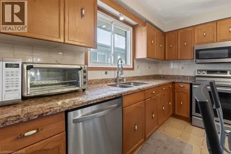 42 Lasila Court Hamilton ON L9C 7B6