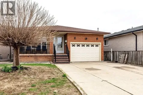 42 Lasila Court Hamilton ON L9C 7B6