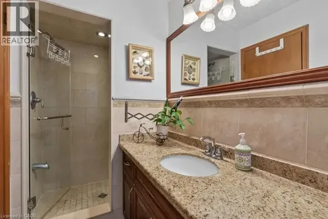 42 Lasila Court Hamilton ON L9C 7B6