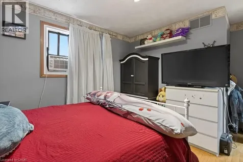 42 Lasila Court Hamilton ON L9C 7B6