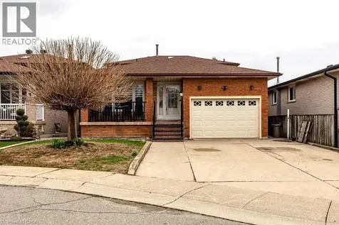 42 Lasila Court Hamilton ON L9C 7B6