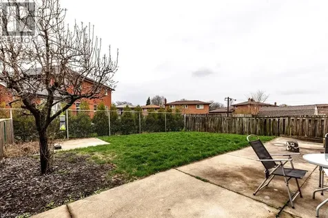 42 Lasila Court Hamilton ON L9C 7B6