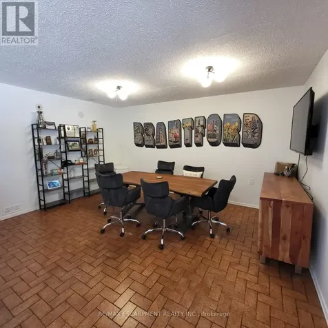 325 Fairview Drive Brantford ON N3R 2X3