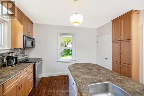 632 Waterloo Street South Cambridge ON N3H 1P5