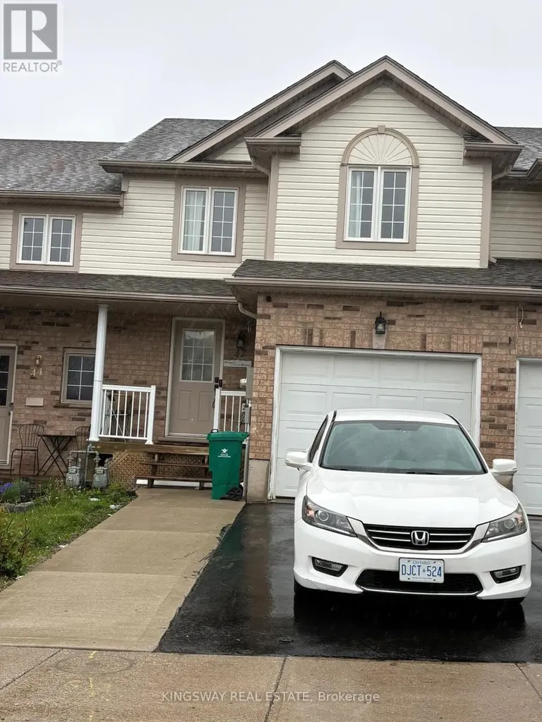 42 Foxglove Crescent North Kitchener ON N2E 3Y7