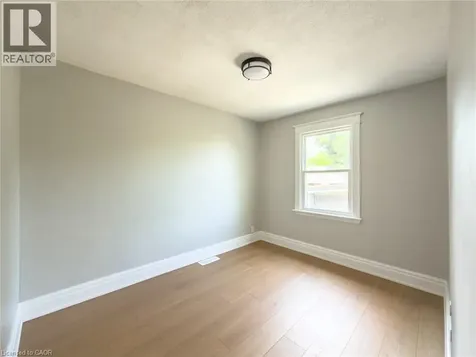 97 Crosthwaite Avenue North Hamilton ON L8H 2V3