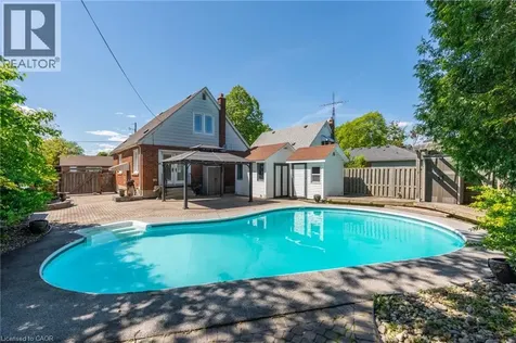 27 Delevan Crescent Hamilton ON L9A 4A8