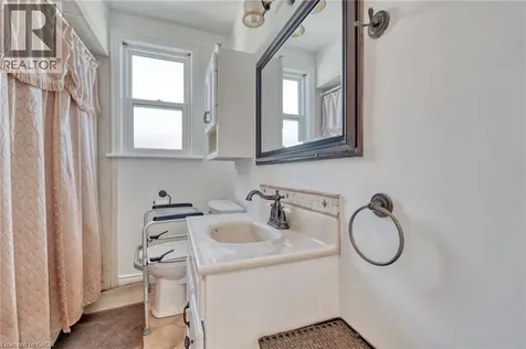 27 Delevan Crescent Hamilton ON L9A 4A8
