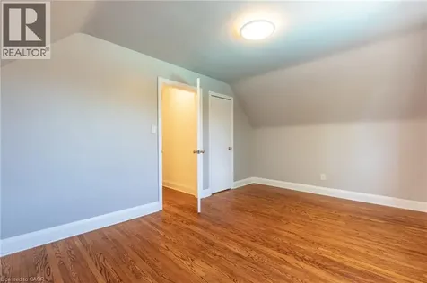 27 Delevan Crescent Hamilton ON L9A 4A8