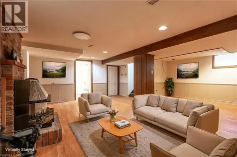 27 Delevan Crescent Hamilton ON L9A 4A8