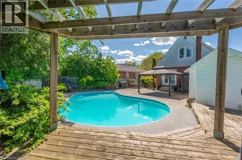 27 Delevan Crescent Hamilton ON L9A 4A8