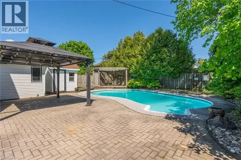 27 Delevan Crescent Hamilton ON L9A 4A8