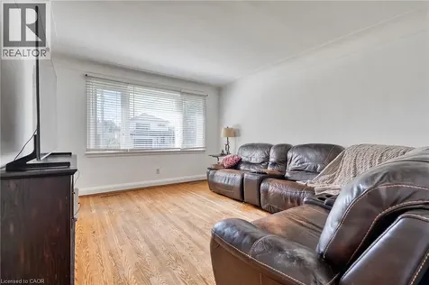 27 Delevan Crescent Hamilton ON L9A 4A8