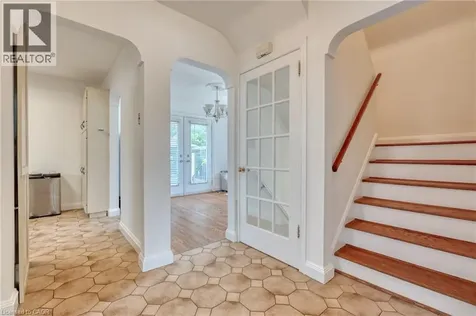 27 Delevan Crescent Hamilton ON L9A 4A8