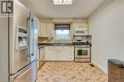 27 Delevan Crescent Hamilton ON L9A 4A8