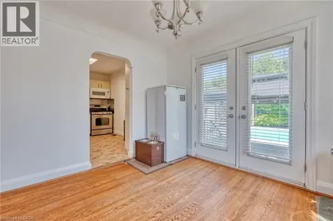 27 Delevan Crescent Hamilton ON L9A 4A8