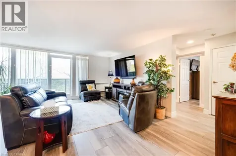 9 Bonheur Court Brantford ON N3P 1Z5