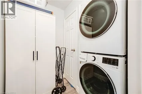 9 Bonheur Court Brantford ON N3P 1Z5