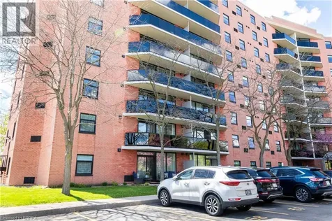 9 Bonheur Court Brantford ON N3P 1Z5