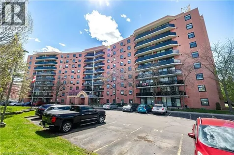 9 Bonheur Court Brantford ON N3P 1Z5