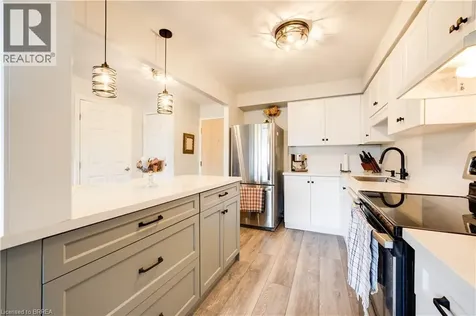 9 Bonheur Court Brantford ON N3P 1Z5