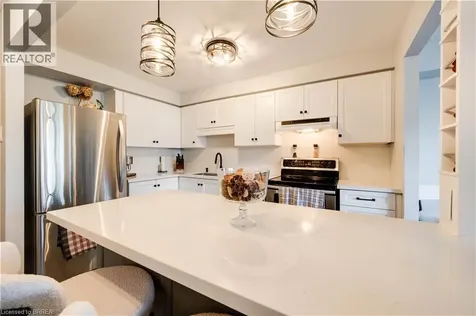 9 Bonheur Court Brantford ON N3P 1Z5