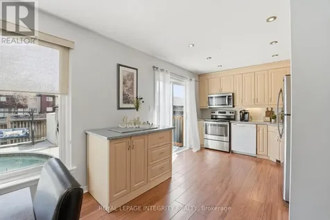 776 Vinette Crescent Ottawa ON K1E 1W9