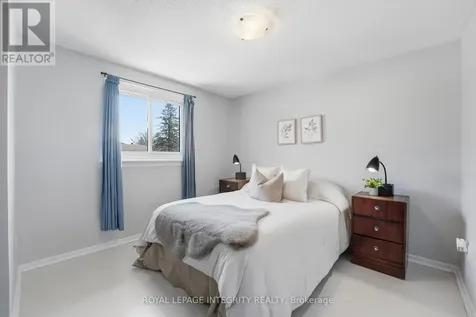 776 Vinette Crescent Ottawa ON K1E 1W9