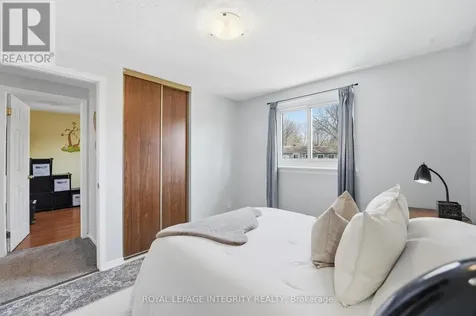 776 Vinette Crescent Ottawa ON K1E 1W9