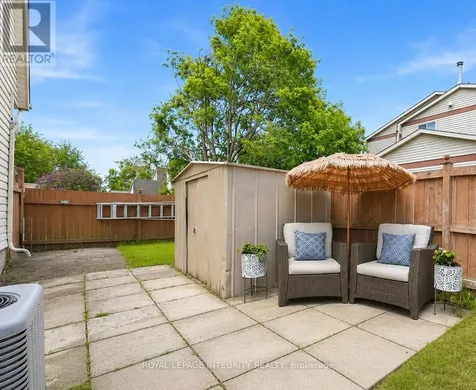 776 Vinette Crescent Ottawa ON K1E 1W9