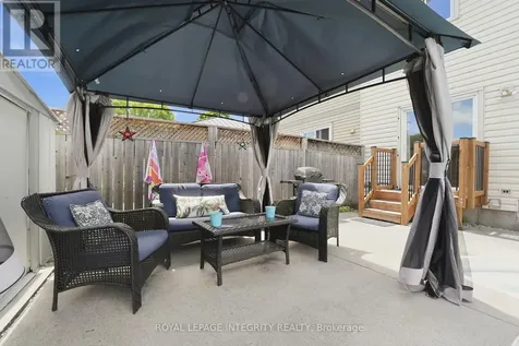 776 Vinette Crescent Ottawa ON K1E 1W9
