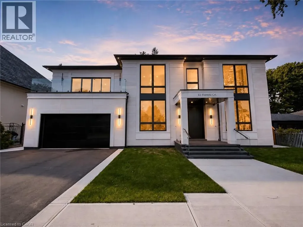 61 Floresta Court Hamilton ON L9G 1R6