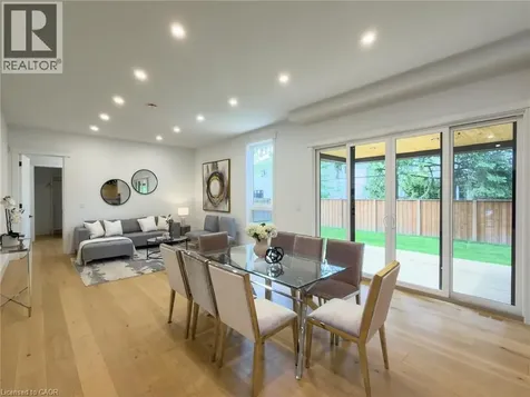 61 Floresta Court Hamilton ON L9G 1R6