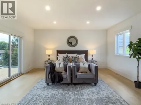 61 Floresta Court Hamilton ON L9G 1R6