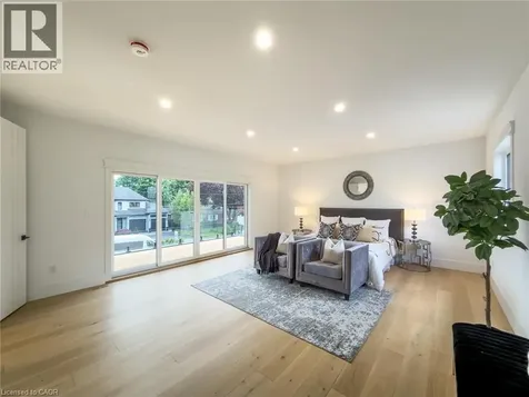 61 Floresta Court Hamilton ON L9G 1R6