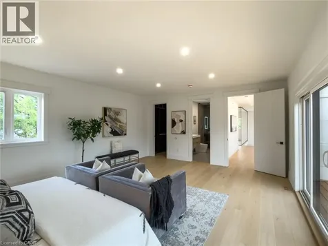 61 Floresta Court Hamilton ON L9G 1R6