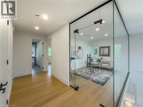 61 Floresta Court Hamilton ON L9G 1R6