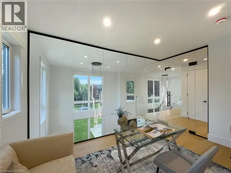 61 Floresta Court Hamilton ON L9G 1R6
