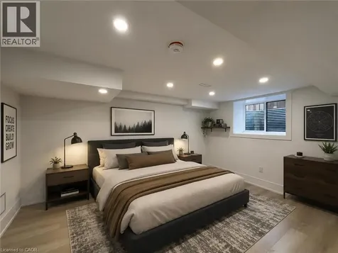 61 Floresta Court Hamilton ON L9G 1R6