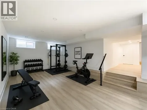 61 Floresta Court Hamilton ON L9G 1R6