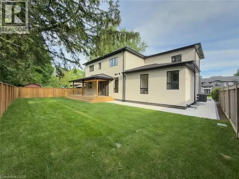 61 Floresta Court Hamilton ON L9G 1R6