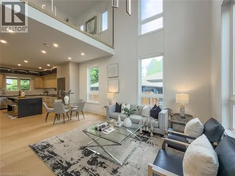 61 Floresta Court Hamilton ON L9G 1R6